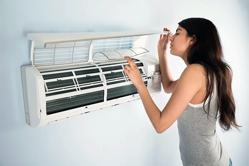 Điều hòa không mát có thể do máy lạnh bị chảy nước